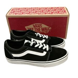 New authentic Vans signature sneakers sz woman’s 8.5 Display defect